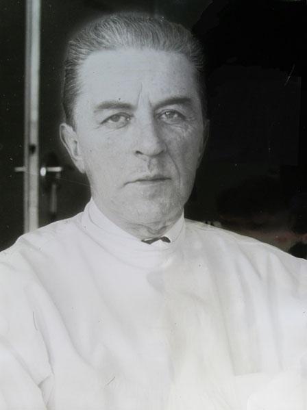 zdjęcie biało-czarne prof. Tadeusz Sokołowski